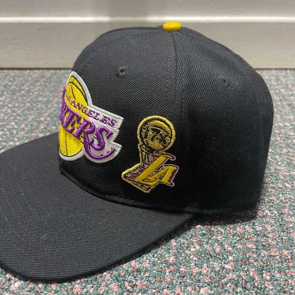 Lakers Champs Cap - Picture 4 of 5